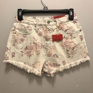 NWT ,High rise jean floral shorts, size 0/25